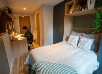 Nottingham Classic Ensuite (2)